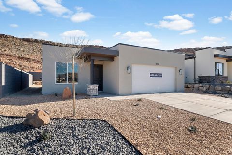 Tiny photo for 1927 Queens Garden DR, Washington, UT 84780 (MLS # 26-268489)