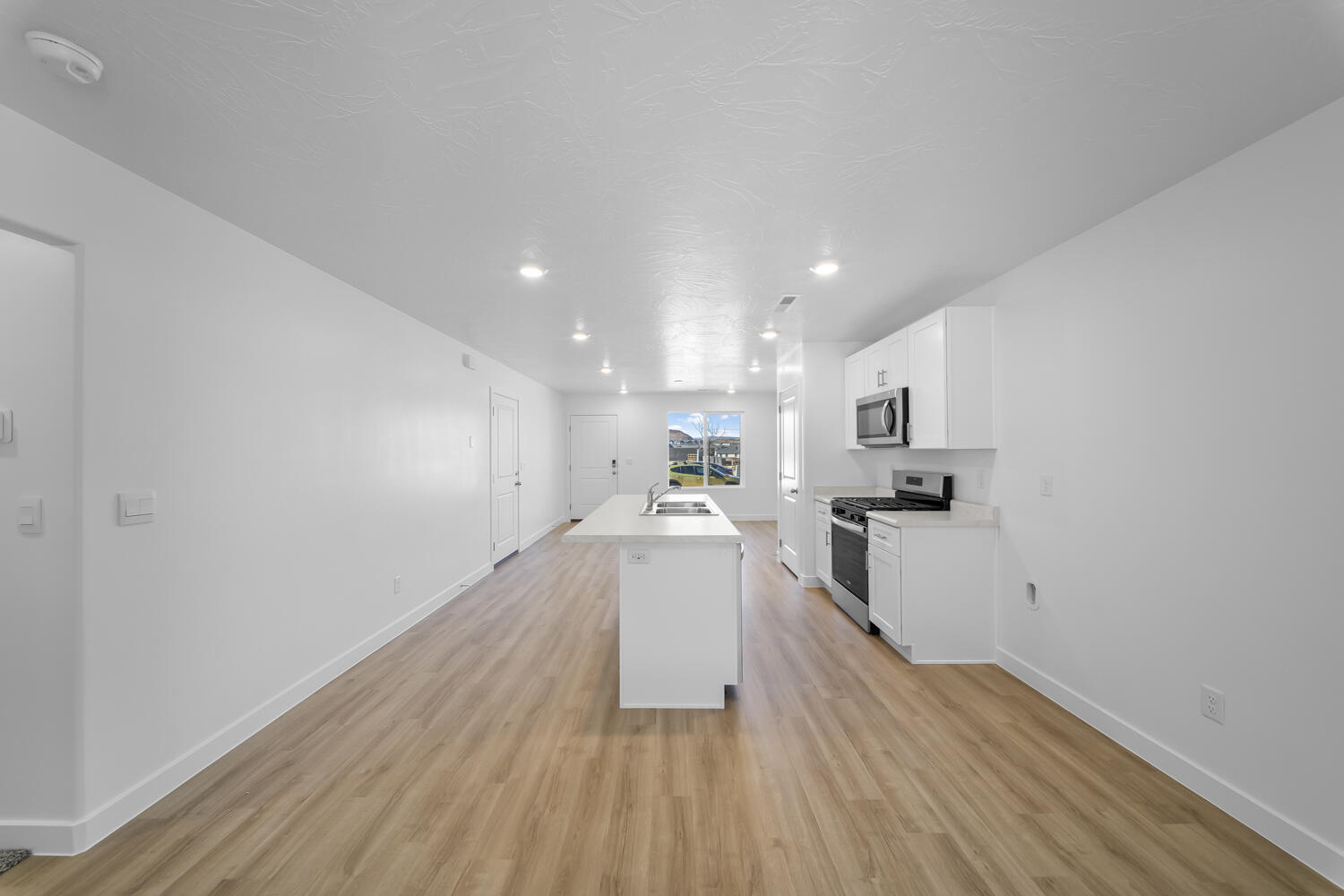 STANDING ROCK WEST AT LONG VALLEY - Residential