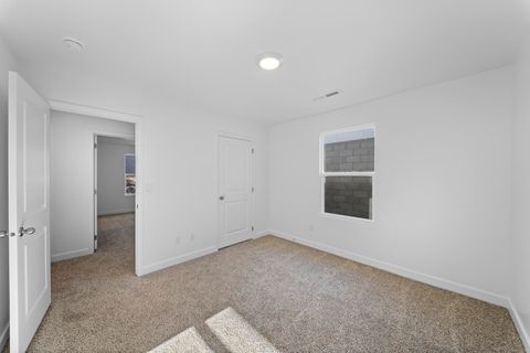 Tiny photo for 1927 Queens Garden DR, Washington, UT 84780 (MLS # 26-268489)