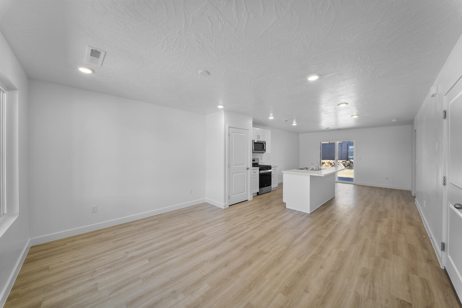 STANDING ROCK WEST AT LONG VALLEY - Residential