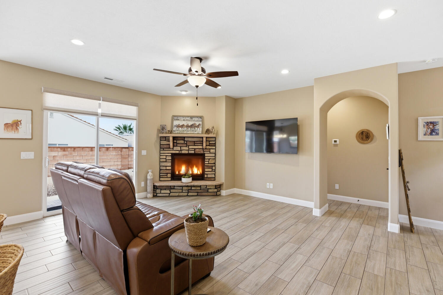 FROG HOLLOW - Residential