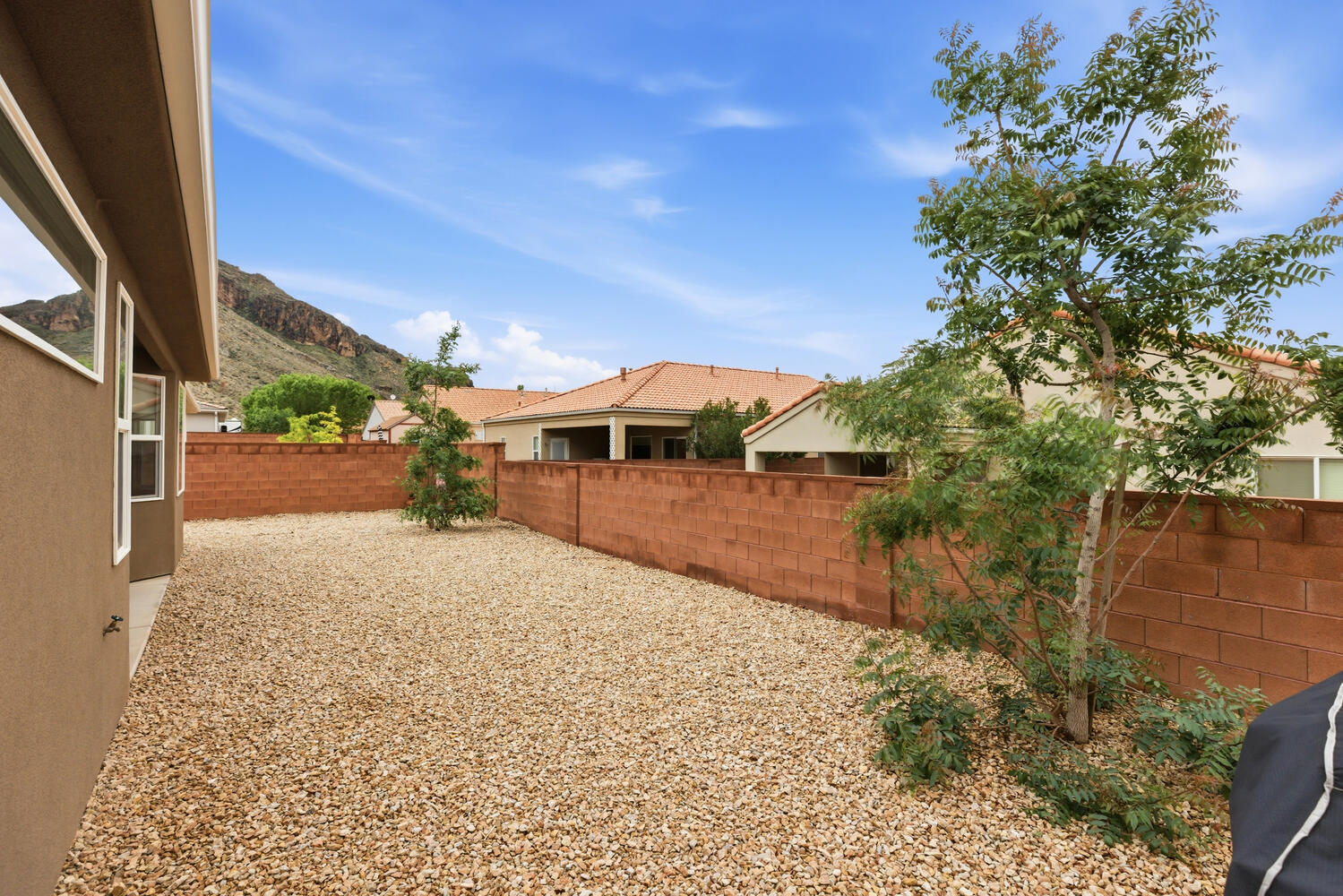 FROG HOLLOW - Residential