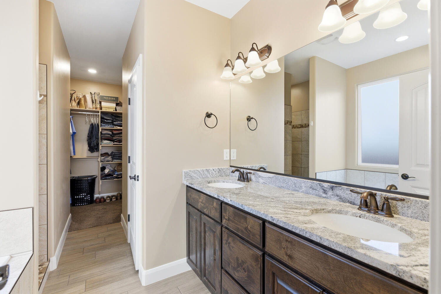 FROG HOLLOW - Residential