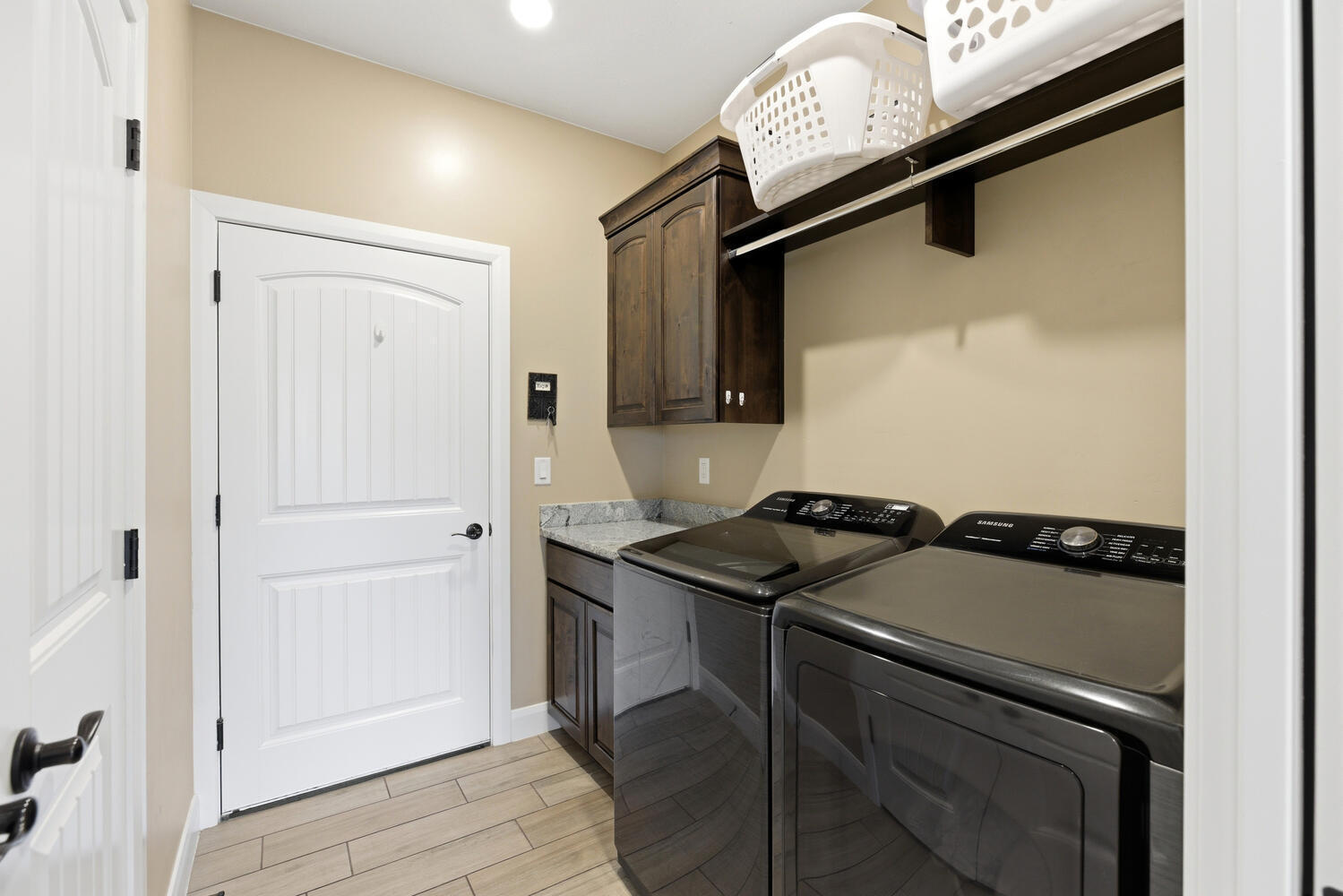 FROG HOLLOW - Residential