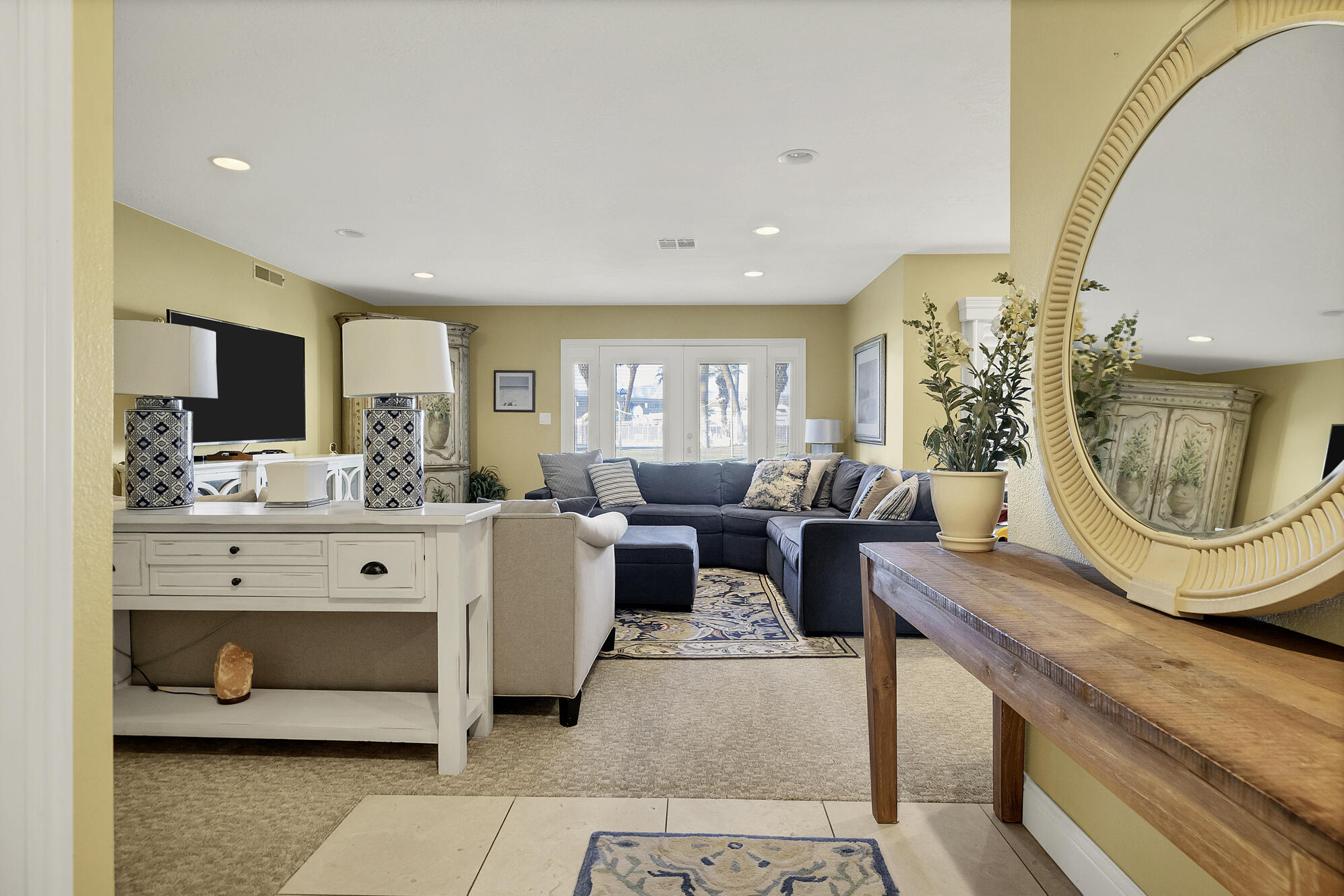 LAS PALMAS RESORT CONDOS - Residential