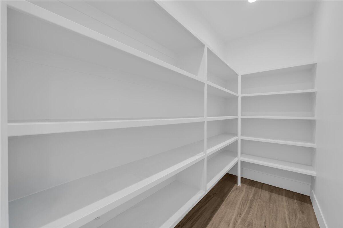 QUEENSRIDGE - Residential