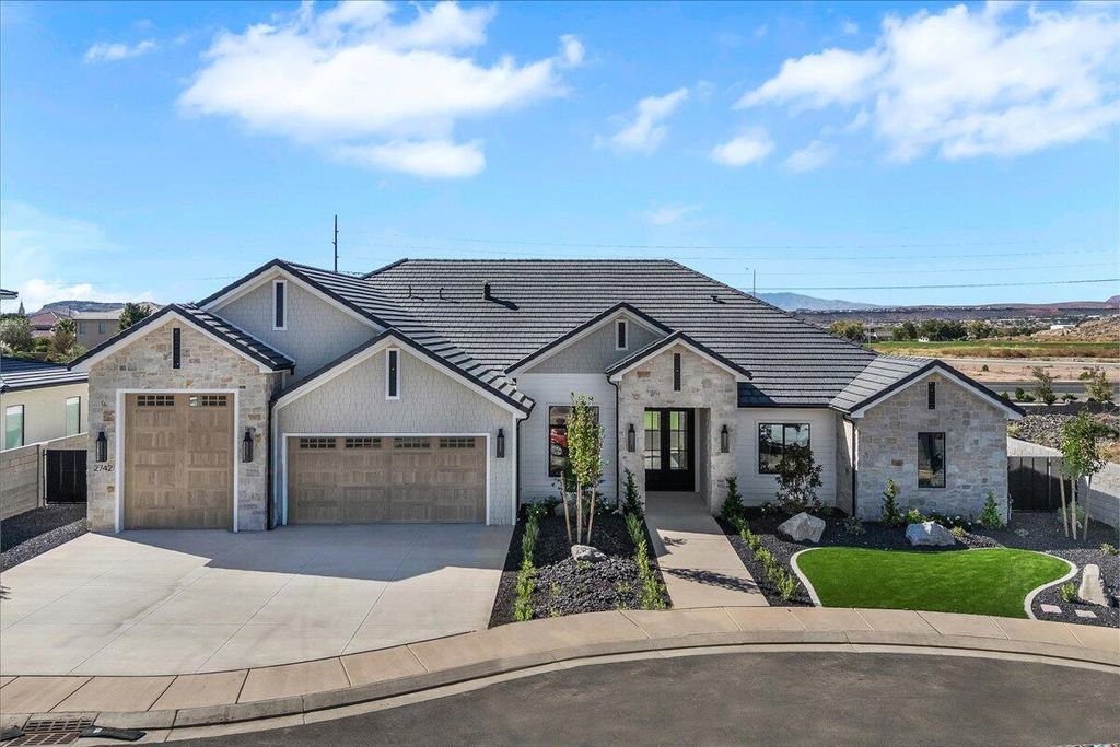 Photo of 2742 S Farmland DR, Washington, UT 84780 (MLS # 25-266131)