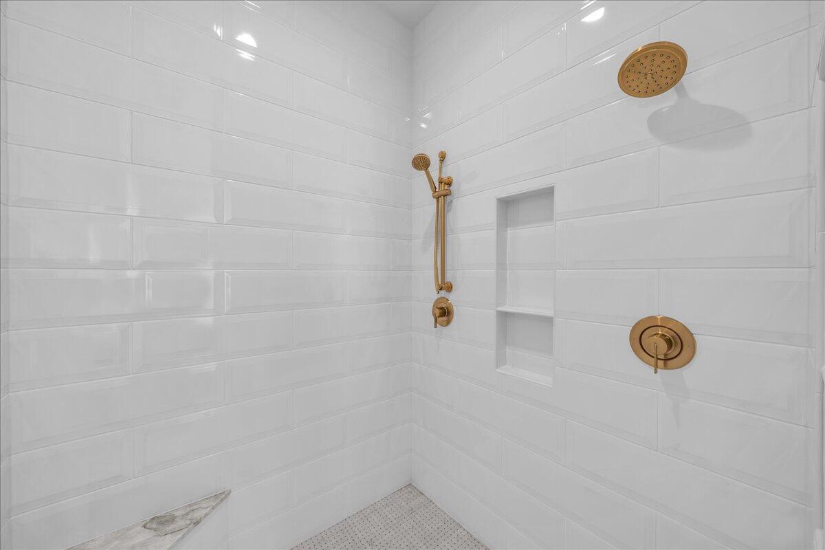 QUEENSRIDGE - Residential