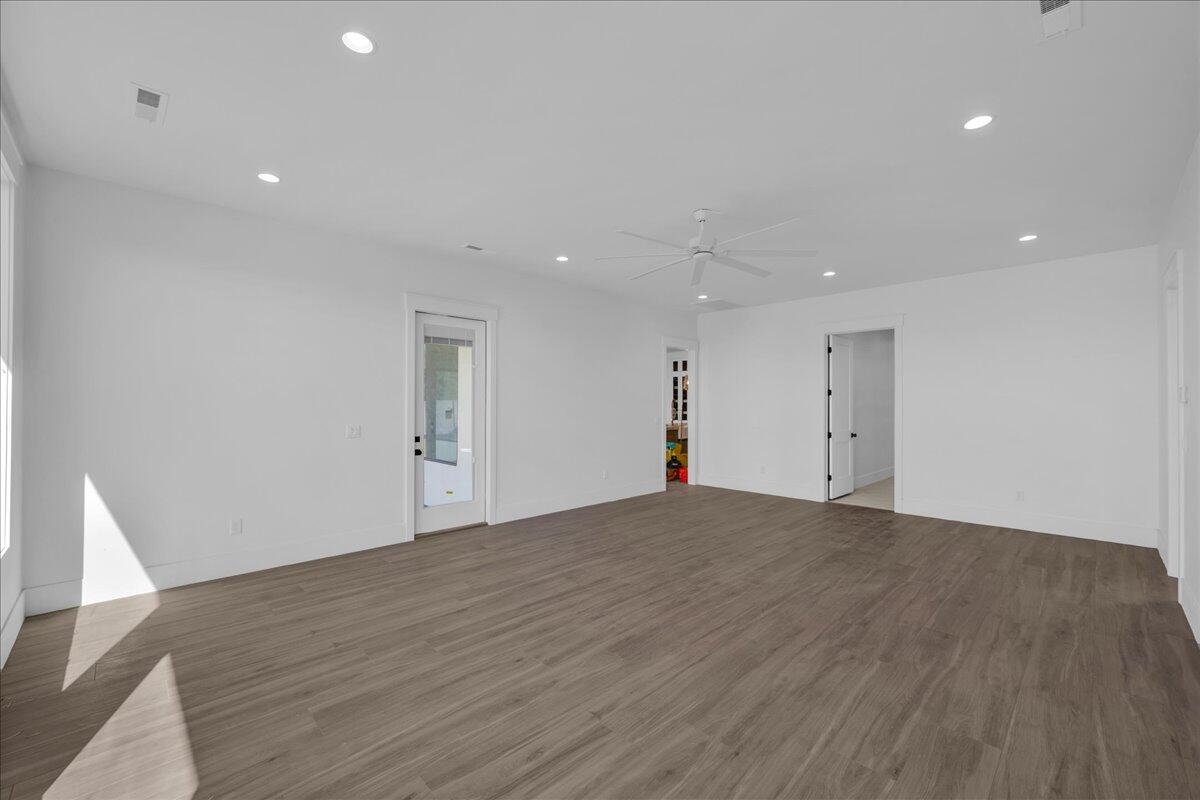 QUEENSRIDGE - Residential