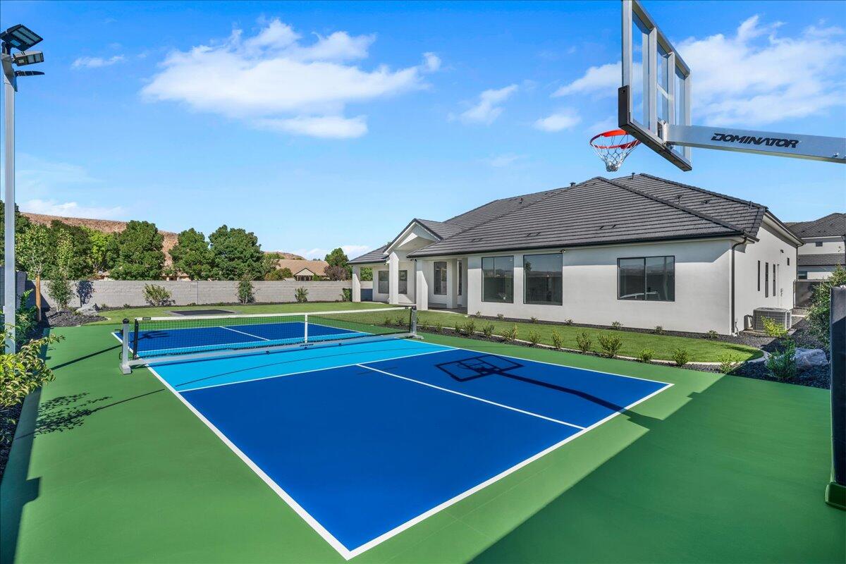 QUEENSRIDGE - Residential