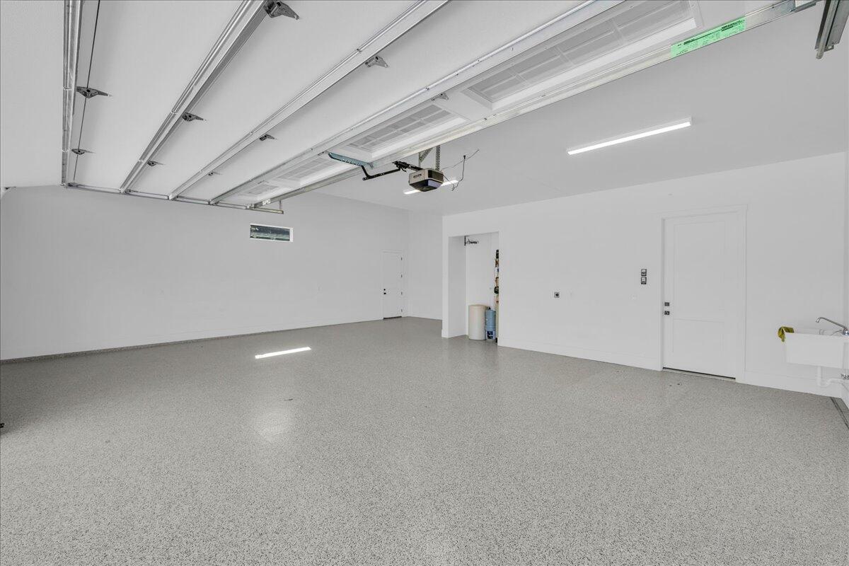 QUEENSRIDGE - Residential