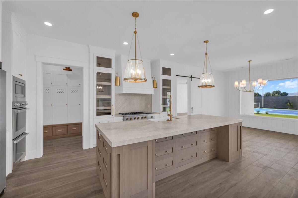 QUEENSRIDGE - Residential