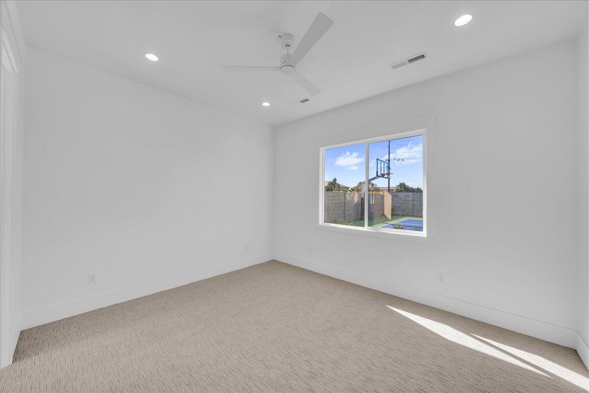 QUEENSRIDGE - Residential