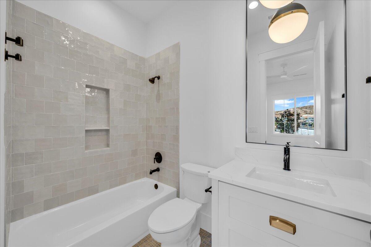 QUEENSRIDGE - Residential