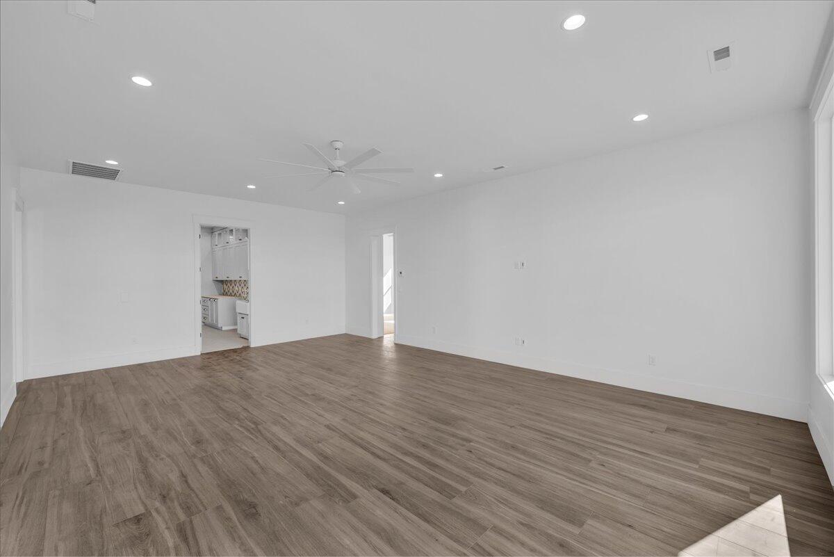 QUEENSRIDGE - Residential