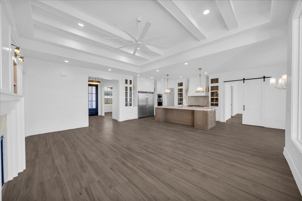 QUEENSRIDGE - Residential