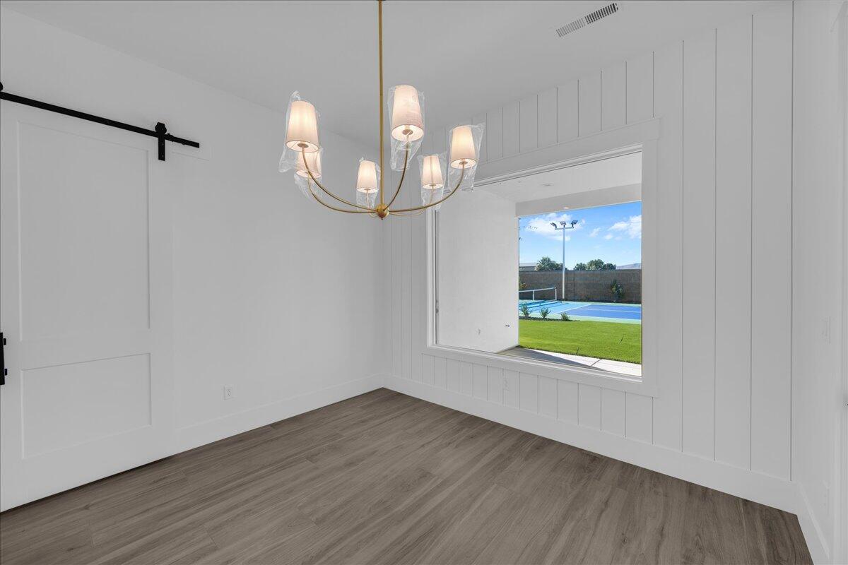 QUEENSRIDGE - Residential