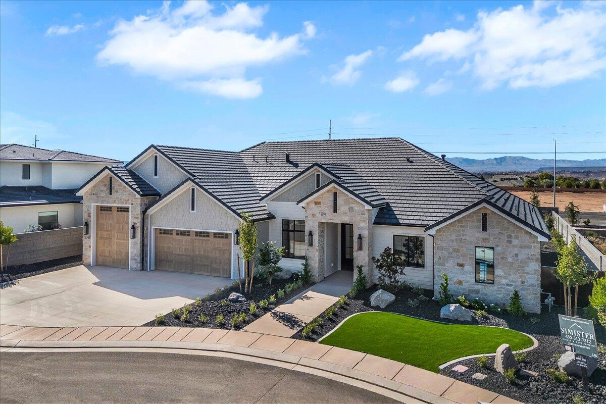 QUEENSRIDGE - Residential