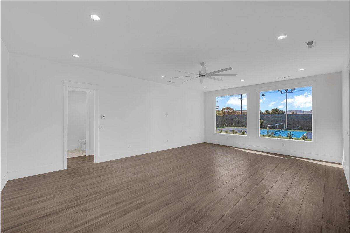 QUEENSRIDGE - Residential