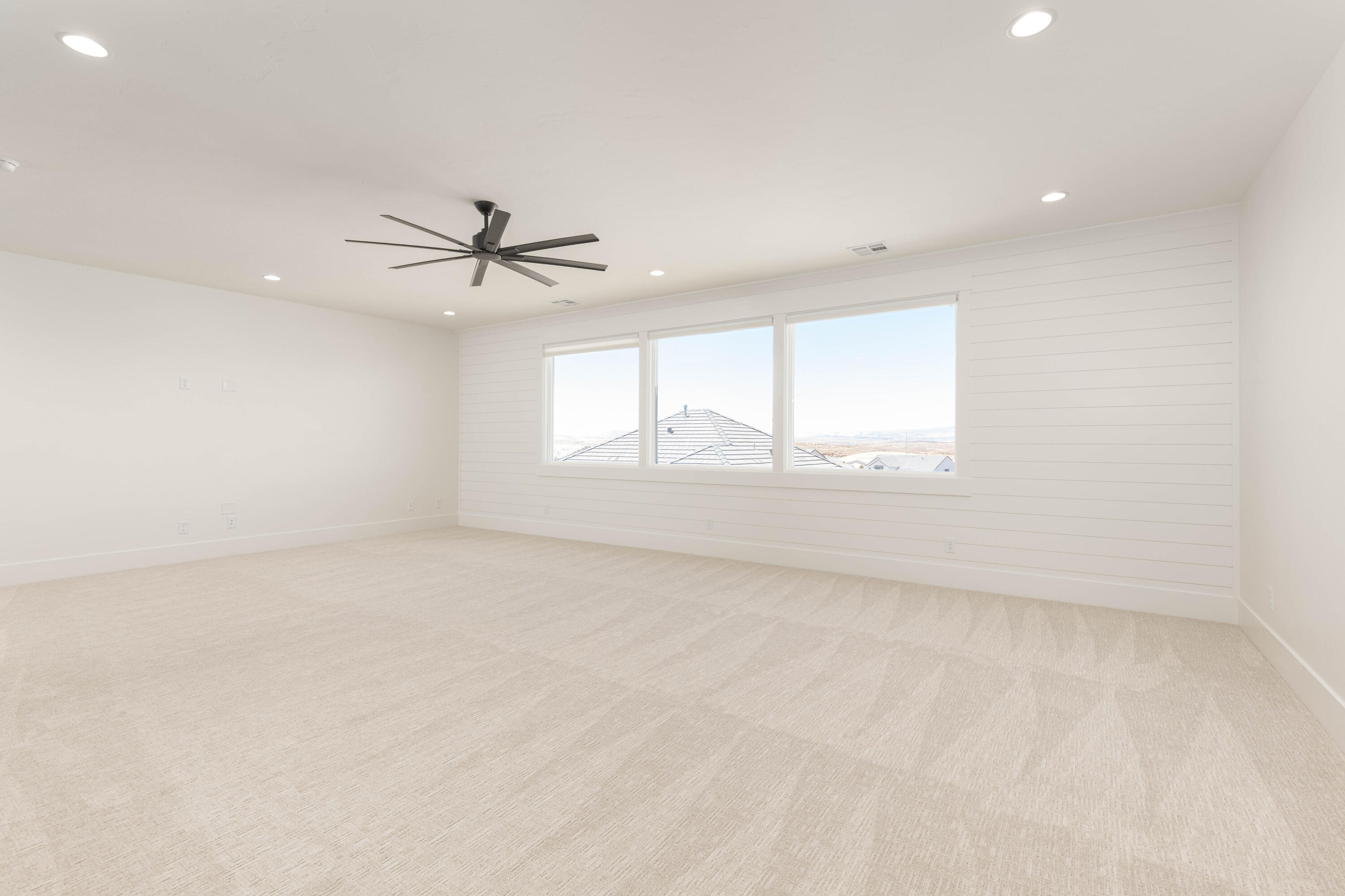 DESERT HORIZON - Residential