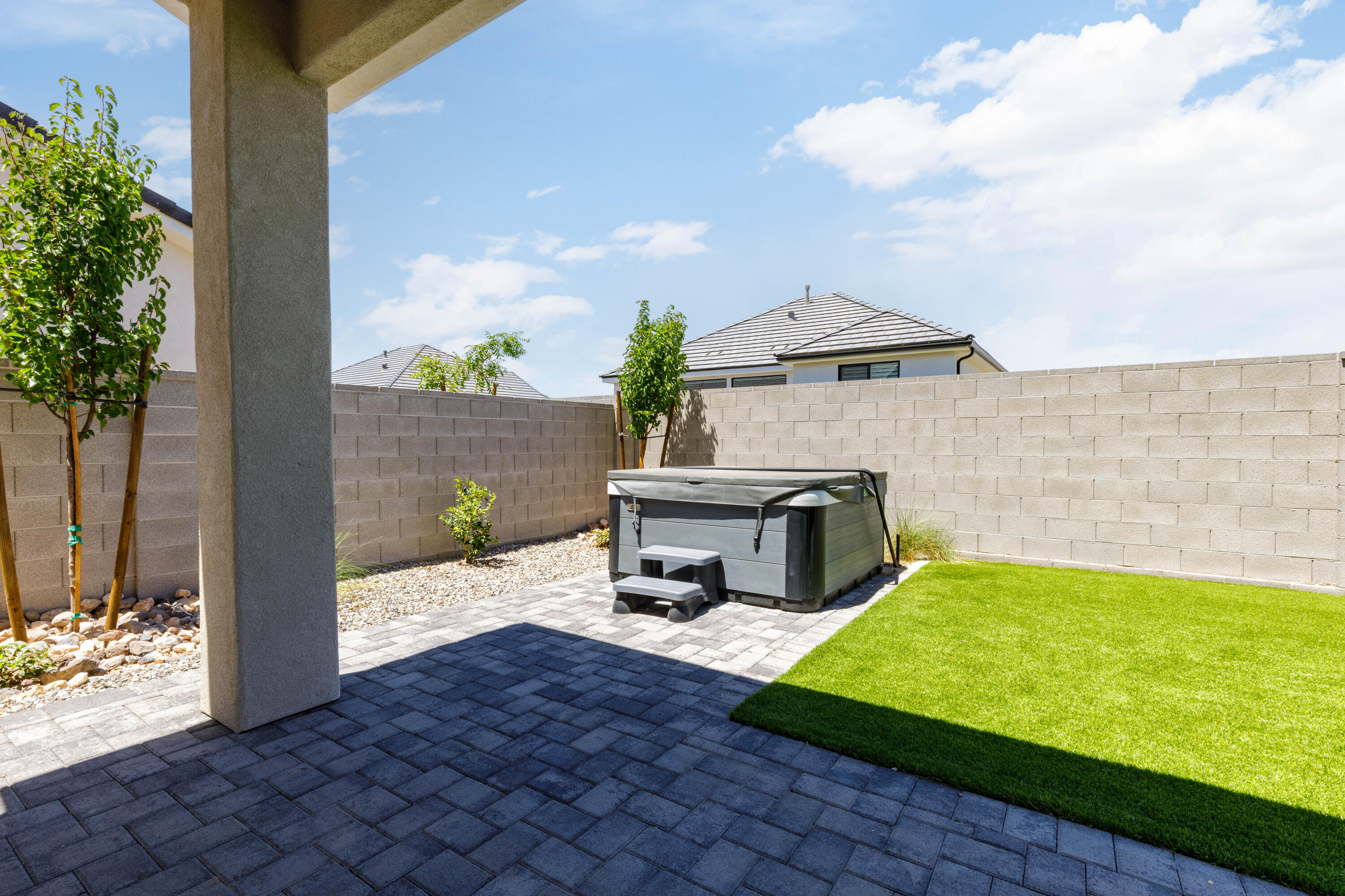 DESERT HORIZON - Residential