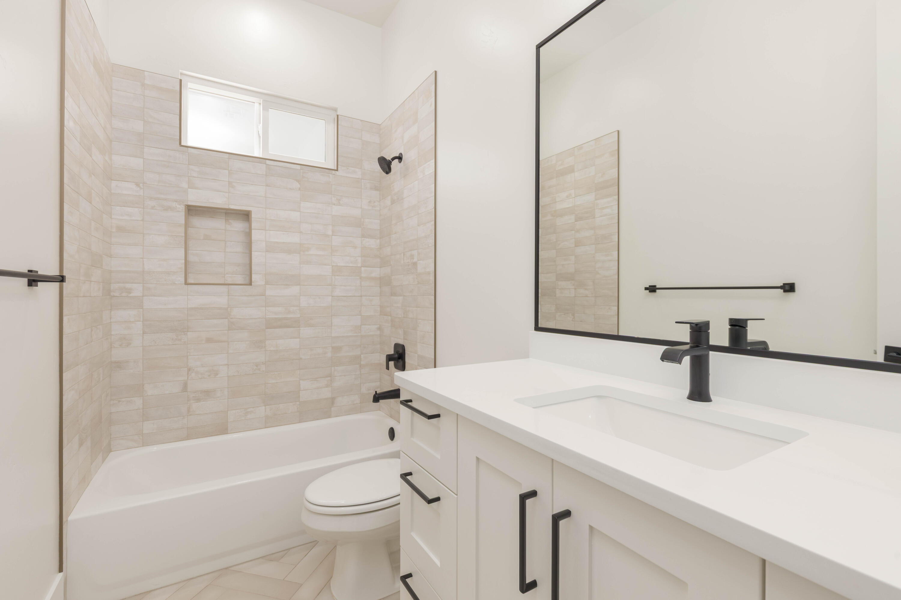 DESERT HORIZON - Residential