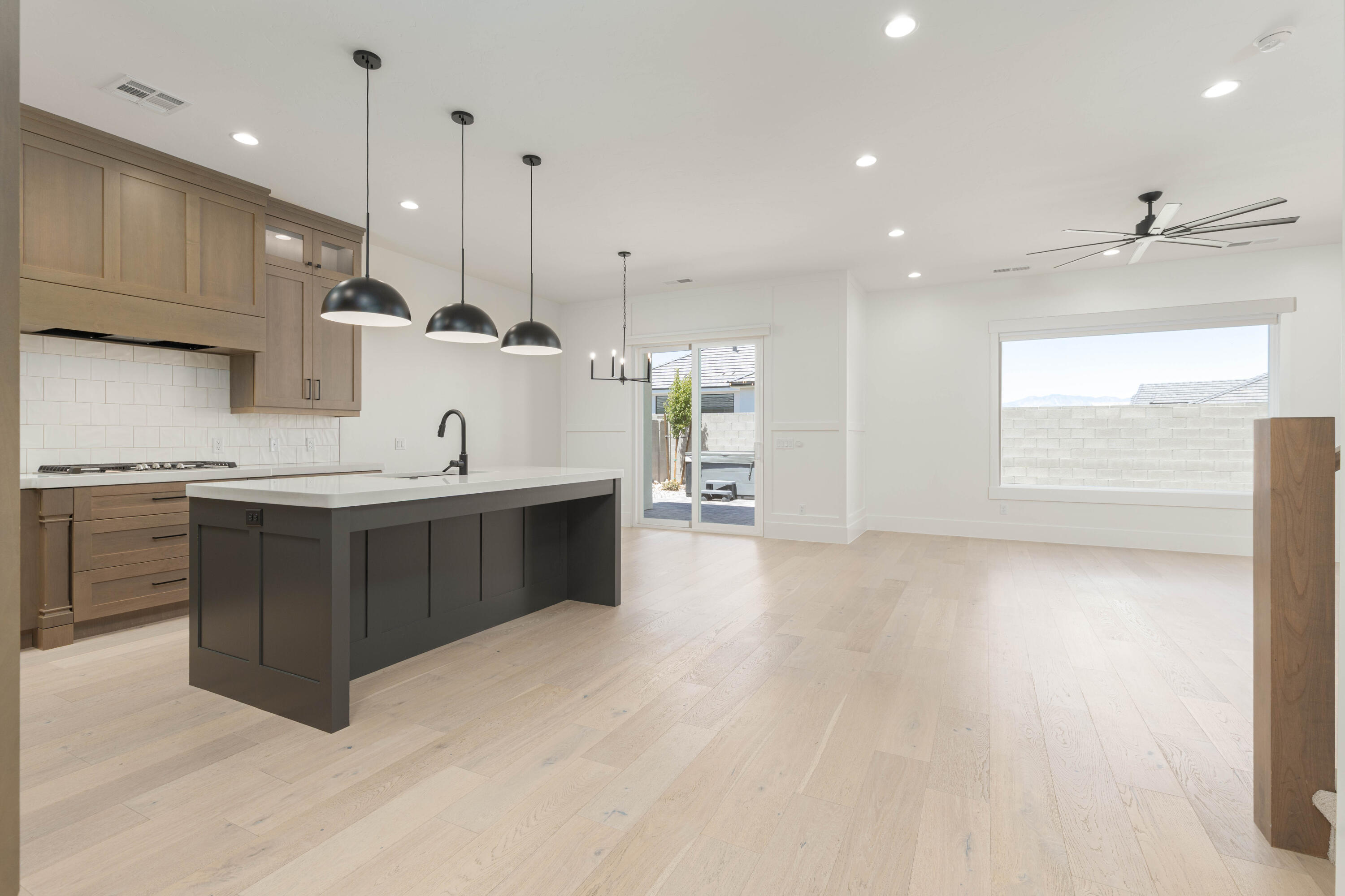 DESERT HORIZON - Residential