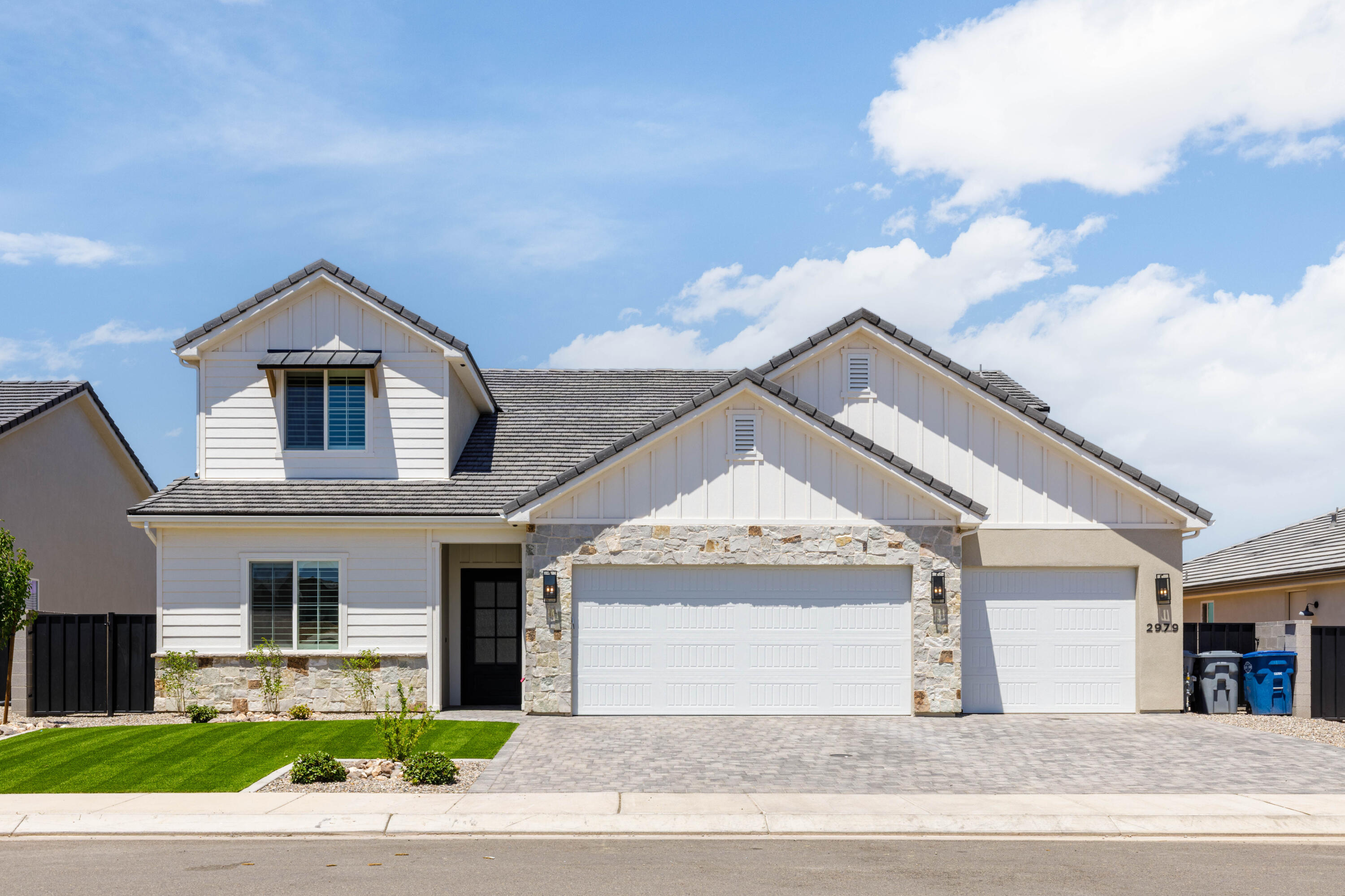 DESERT HORIZON - Residential