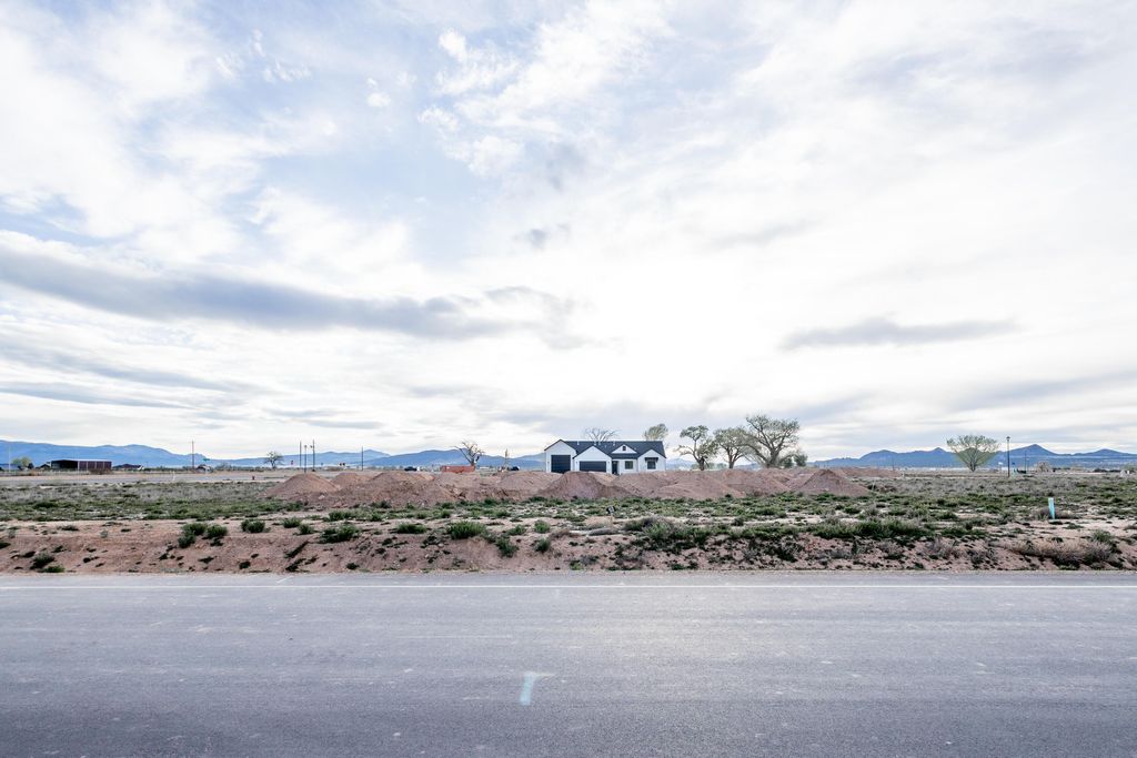 Photo of 2435 N Kings RD, Cedar City, UT 84721 (MLS # 26-271737)