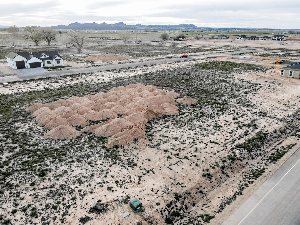 Photo of 2435 N Kings RD, Cedar City, UT 84721 (MLS # 26-271737)