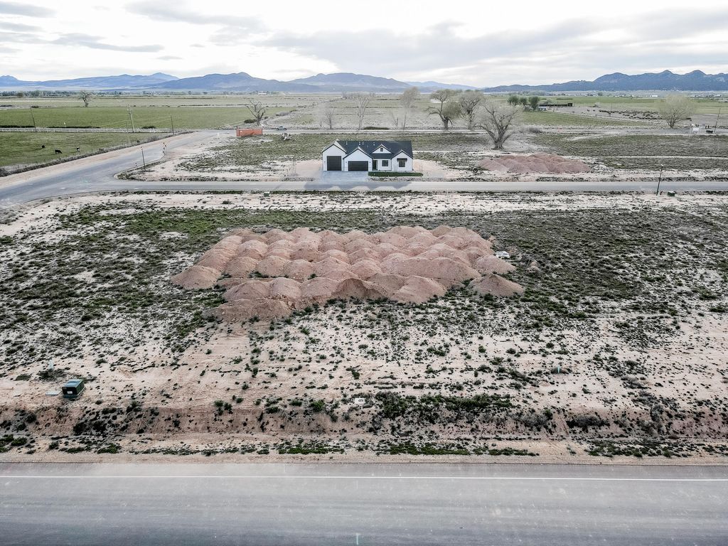 Photo of 2435 N Kings RD, Cedar City, UT 84721 (MLS # 26-271737)