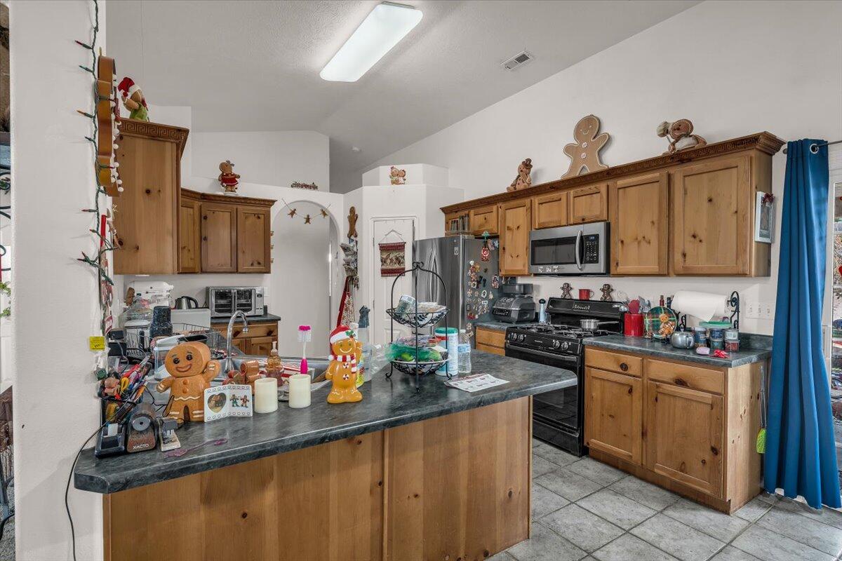 MCARTHUR HEIGHTS - Residential