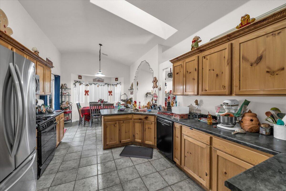 MCARTHUR HEIGHTS - Residential