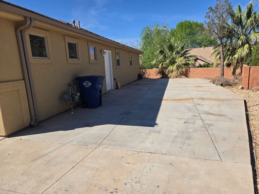 Photo of 653 W 110 N, La Verkin, UT 84745 (MLS # 26-271442)