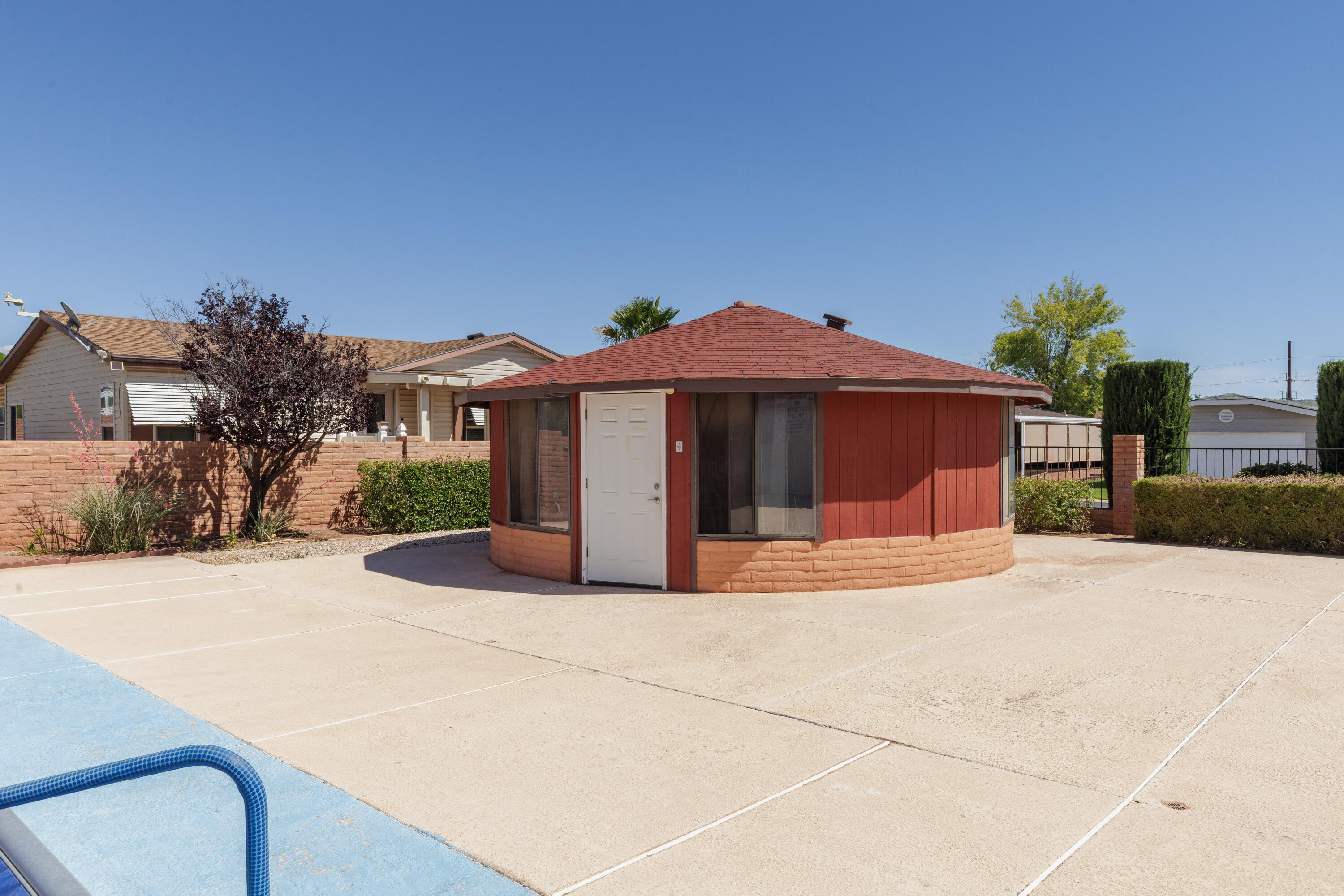 RAINBOW RIDGE MOBILE HOME PARK - Residential