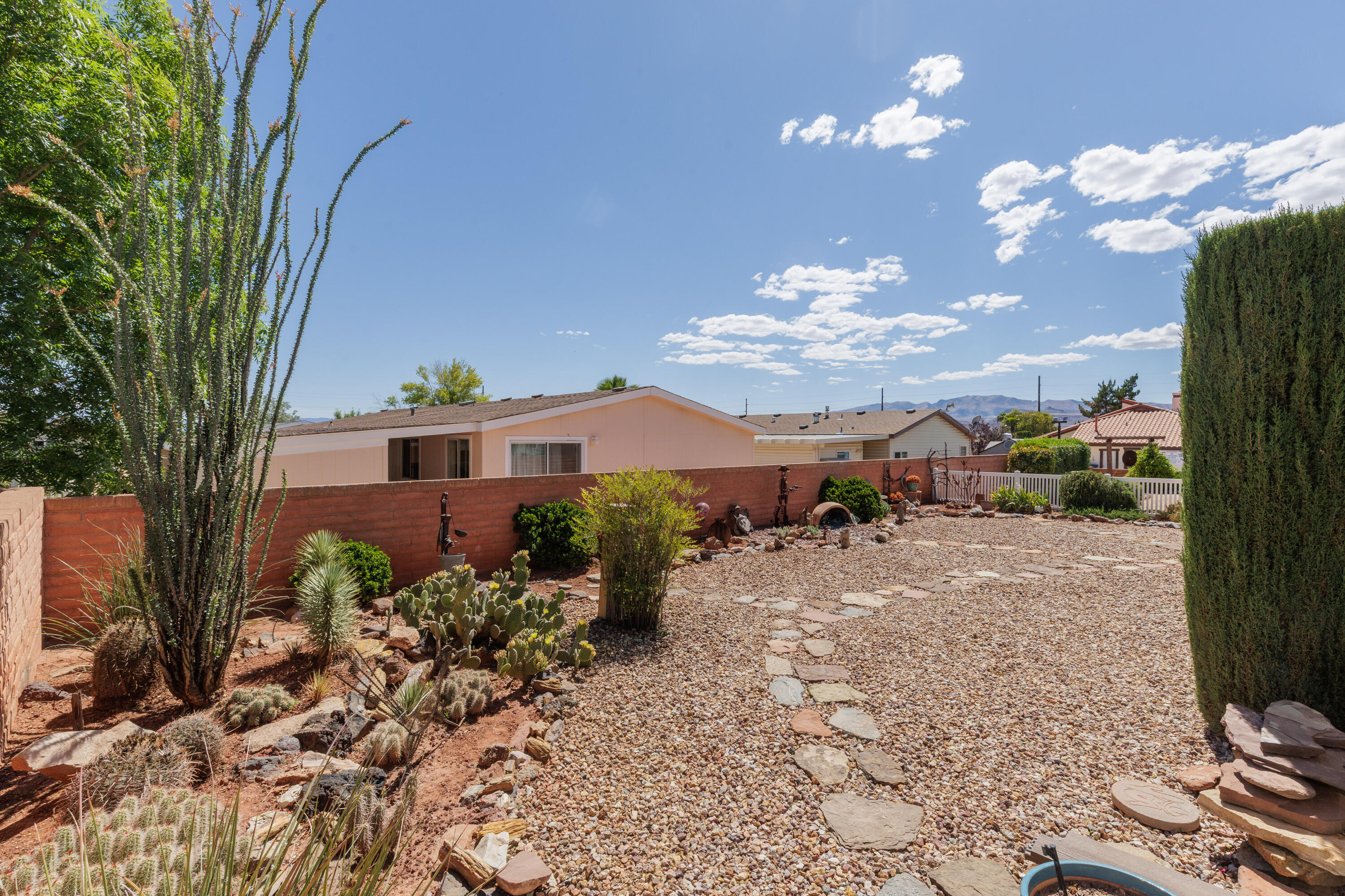 RAINBOW RIDGE MOBILE HOME PARK - Residential