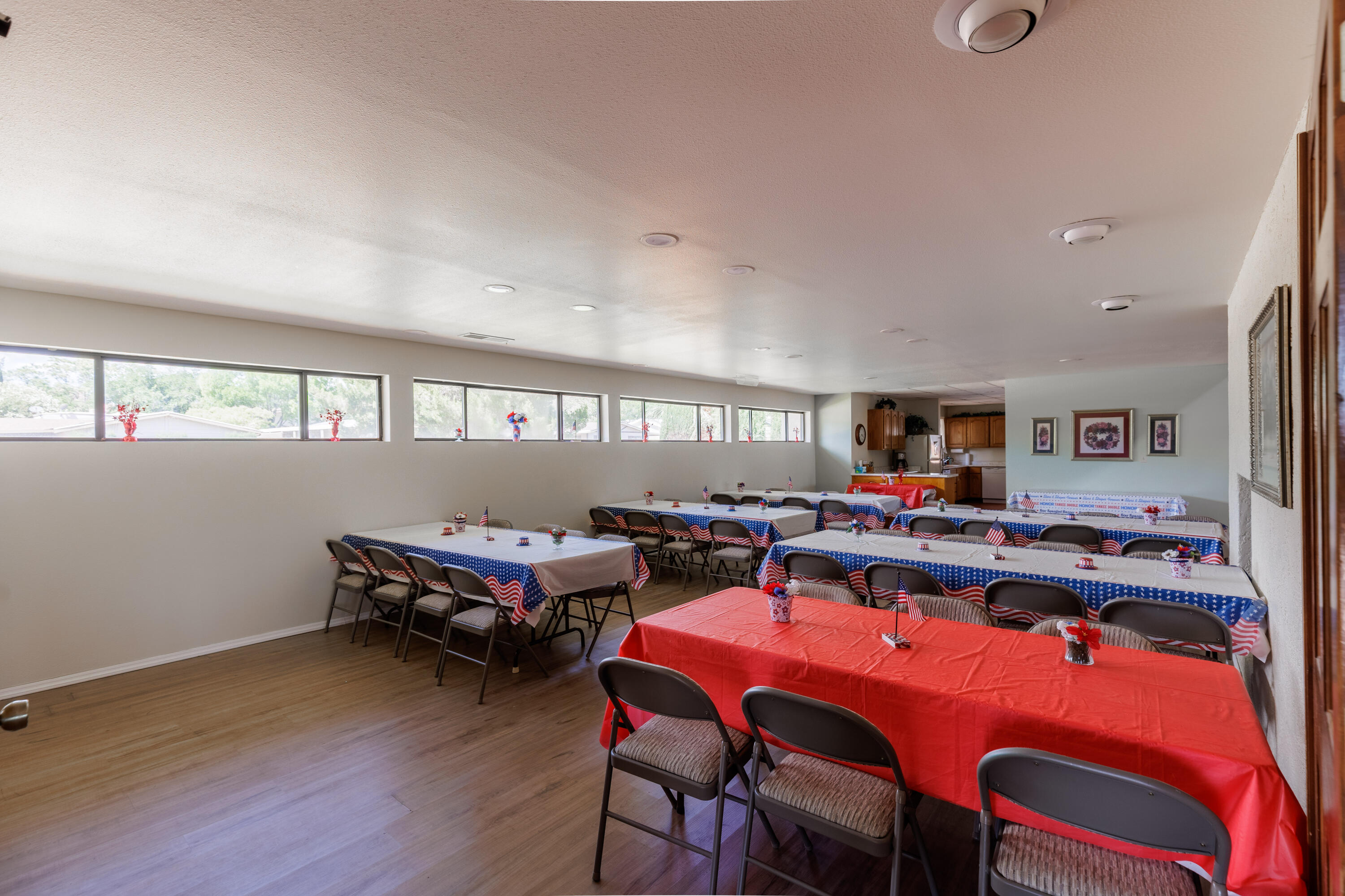 RAINBOW RIDGE MOBILE HOME PARK - Residential