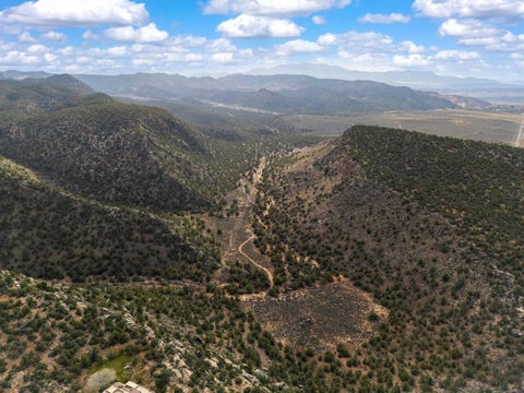 Tiny photo for 50 N Doe Valley CIR, Dammeron Valley, UT 84783 (MLS # 26-274870)