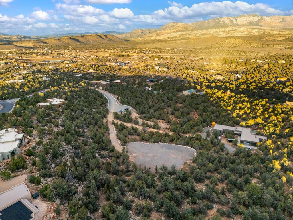 Photo of 50 N Doe Valley CIR, Dammeron Valley, UT 84783 (MLS # 26-274870)