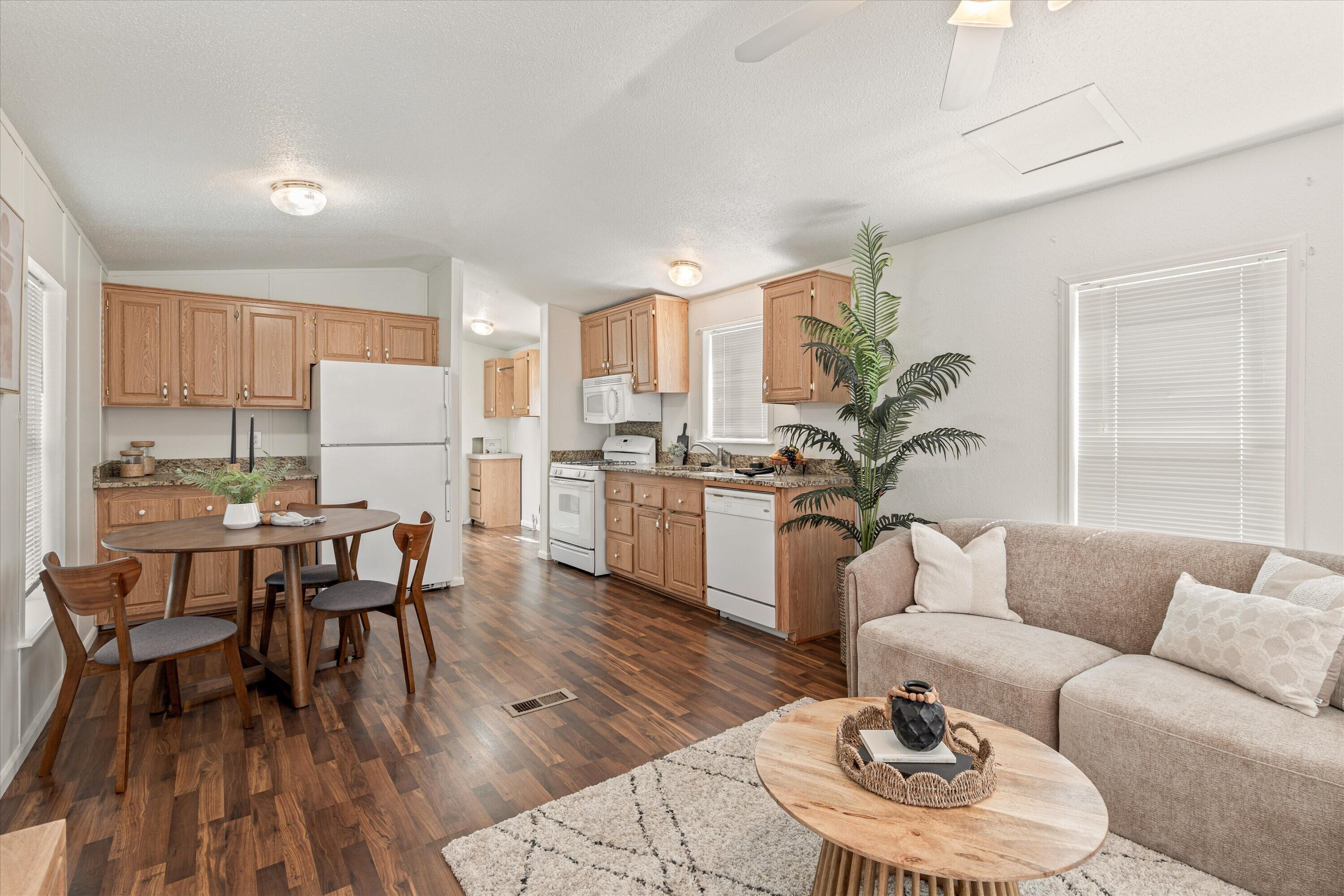 QUAIL LAKE ESTATES - Residential