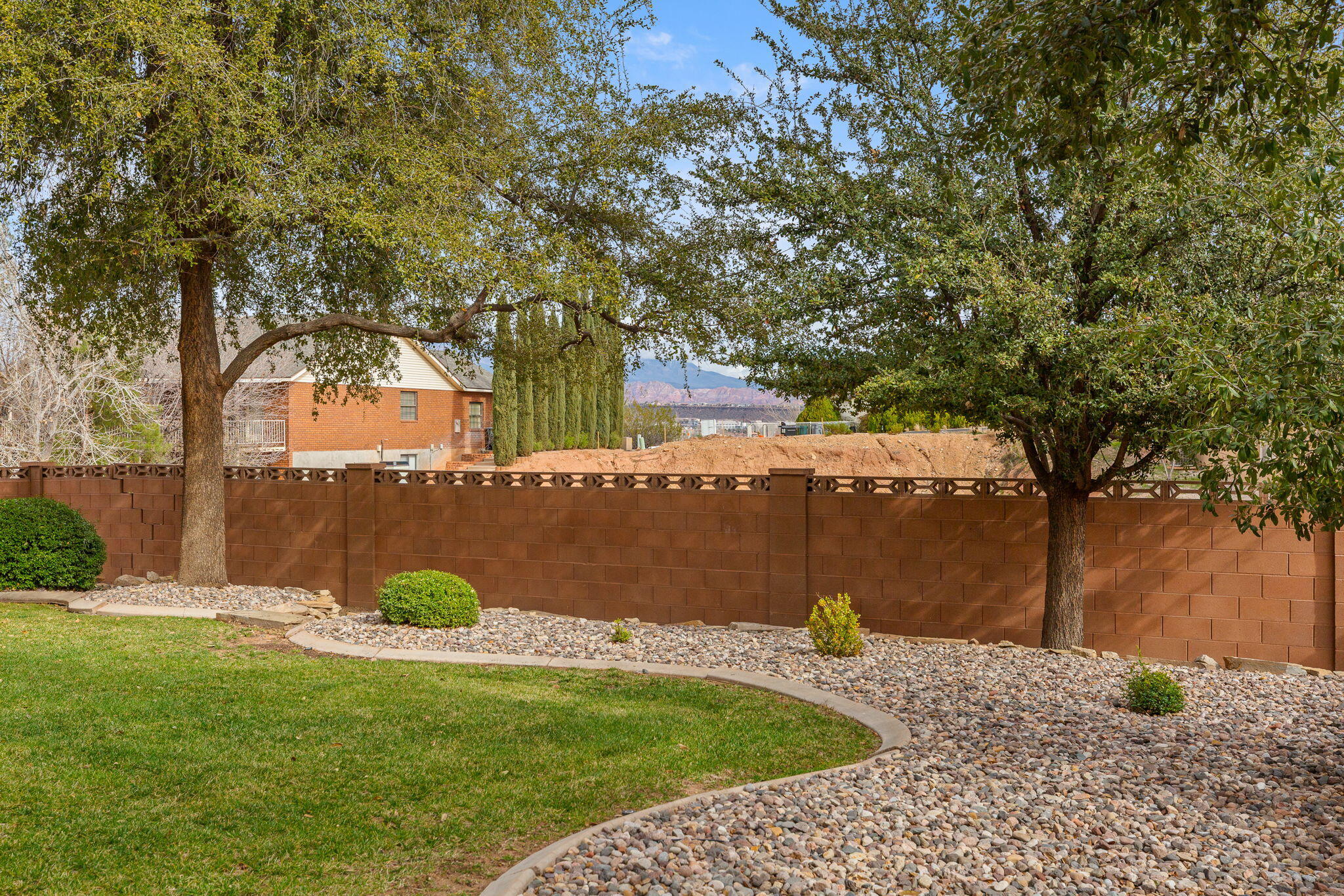 BLOOMINGTON HILLS - Residential