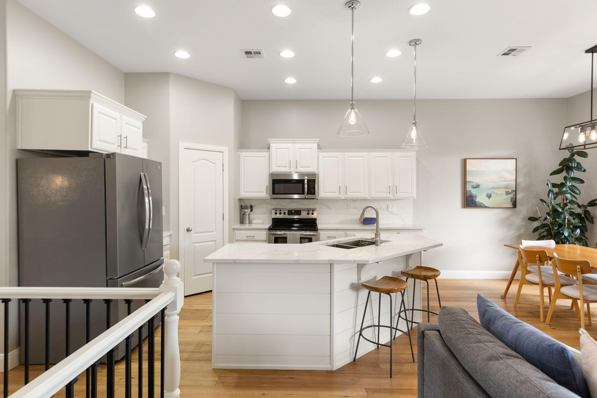 BLOOMINGTON HILLS - Residential