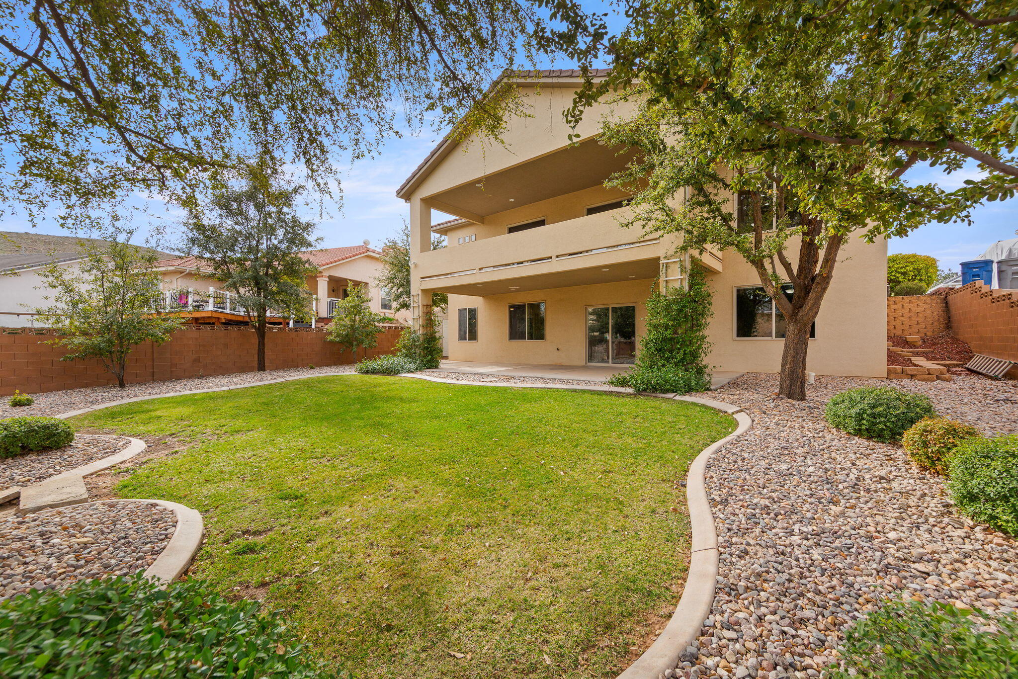 BLOOMINGTON HILLS - Residential