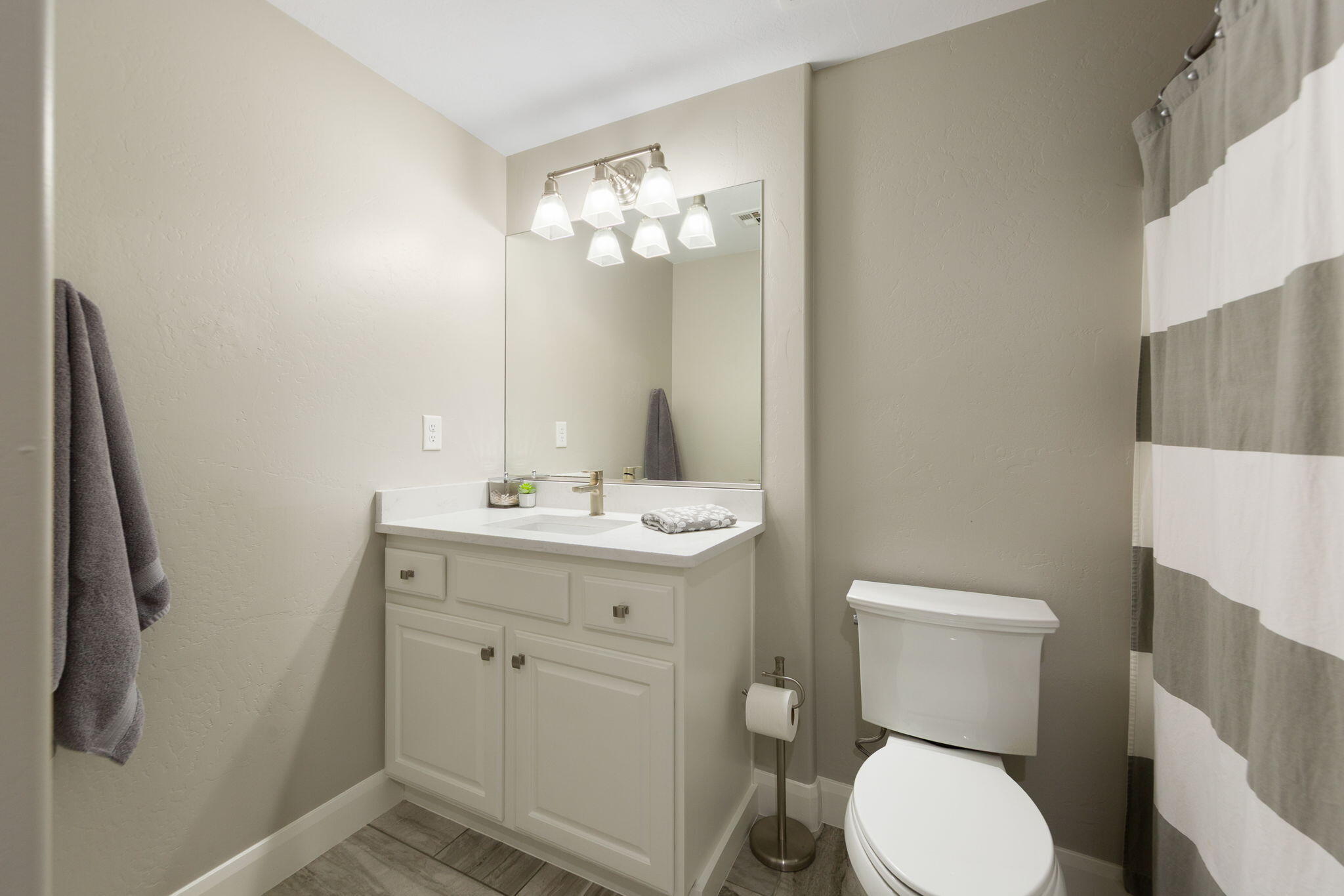 BLOOMINGTON HILLS - Residential