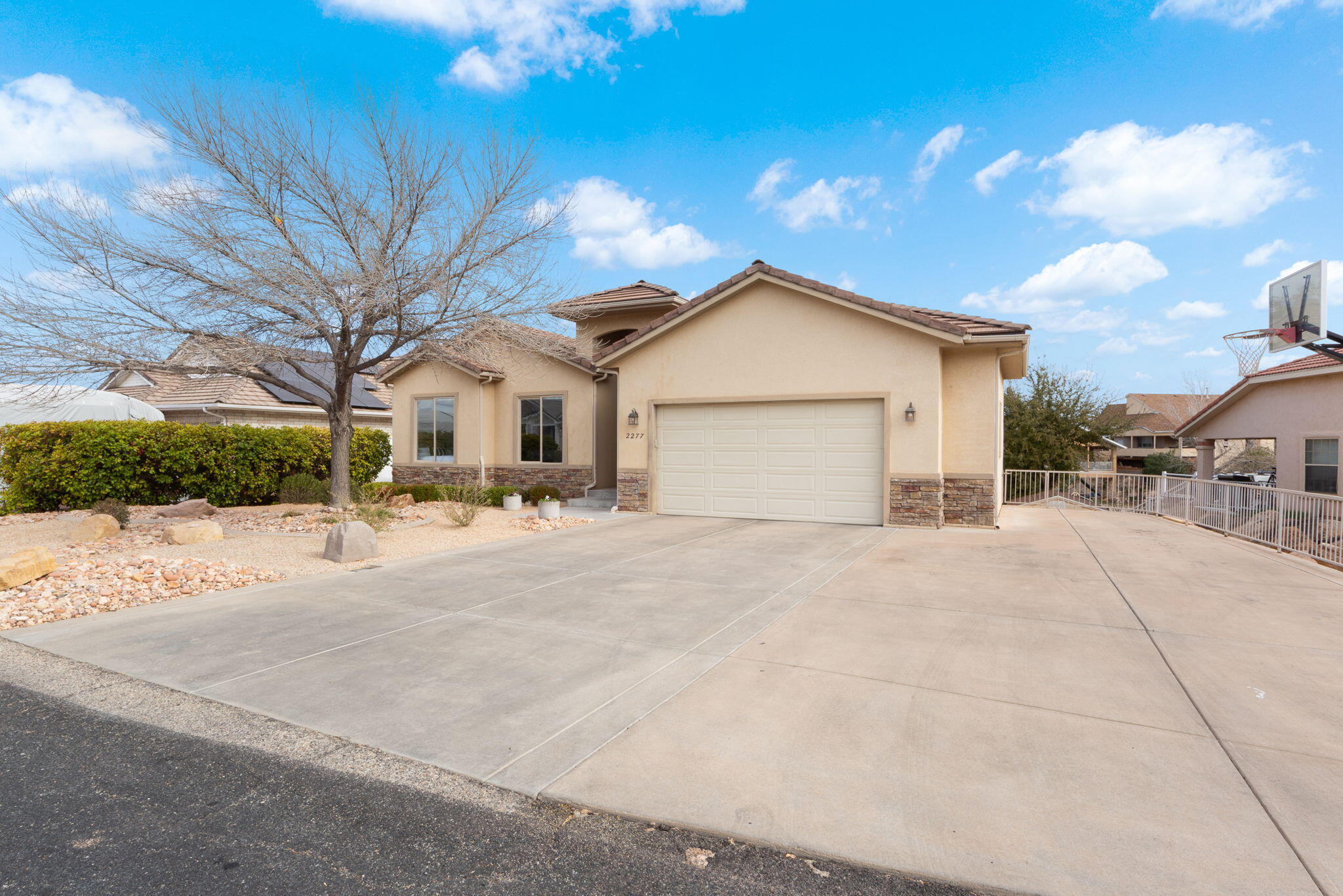 BLOOMINGTON HILLS - Residential