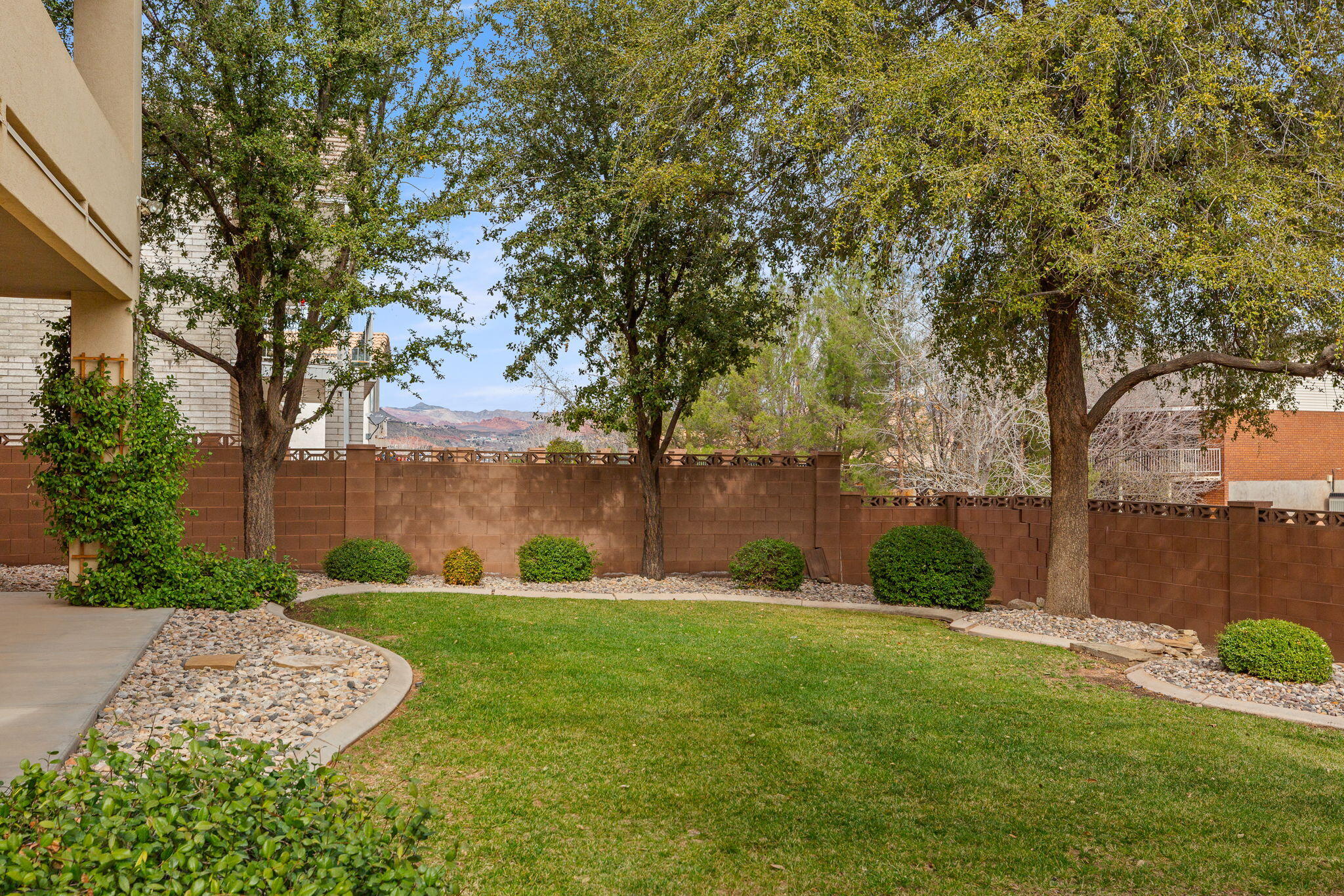 BLOOMINGTON HILLS - Residential