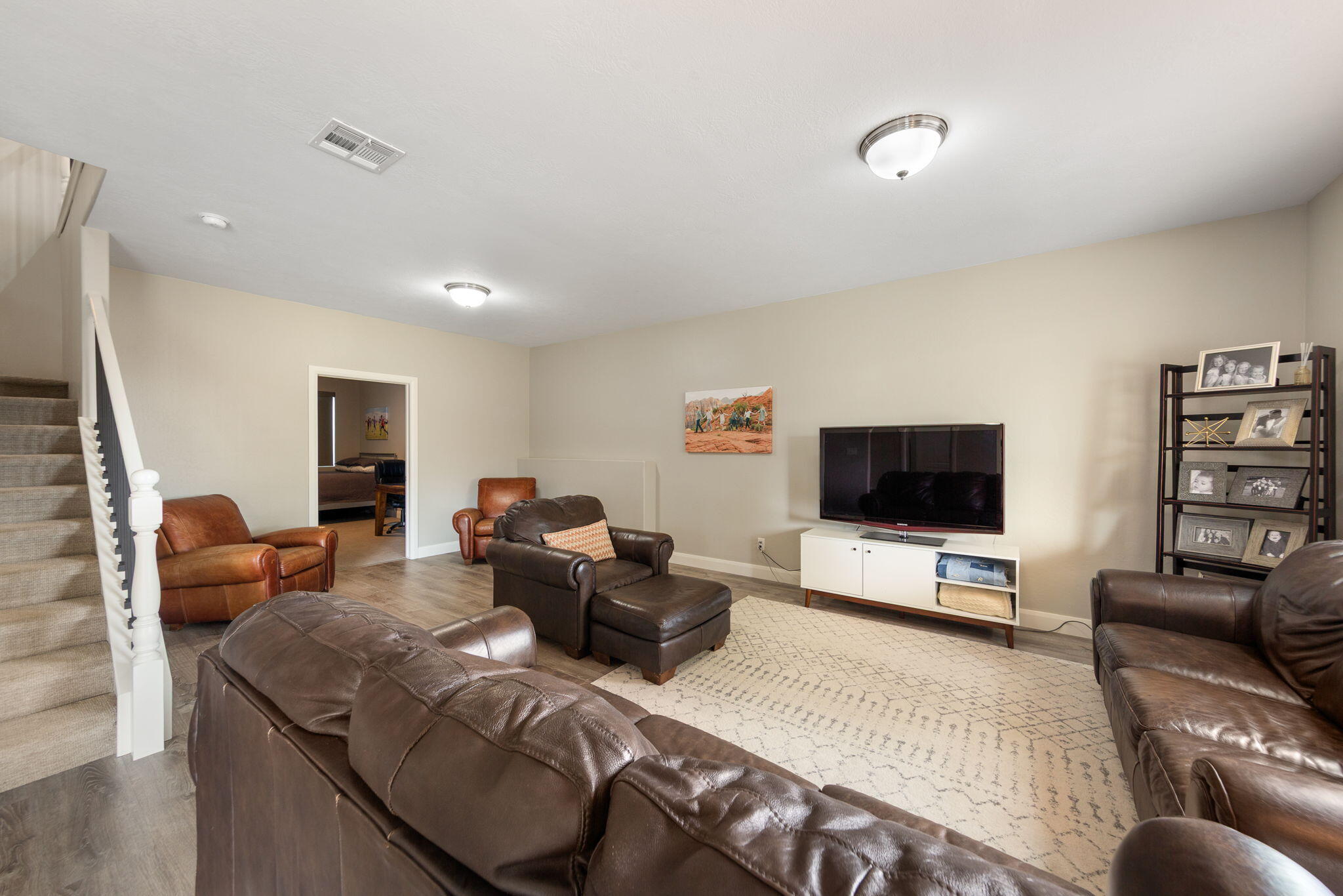 BLOOMINGTON HILLS - Residential