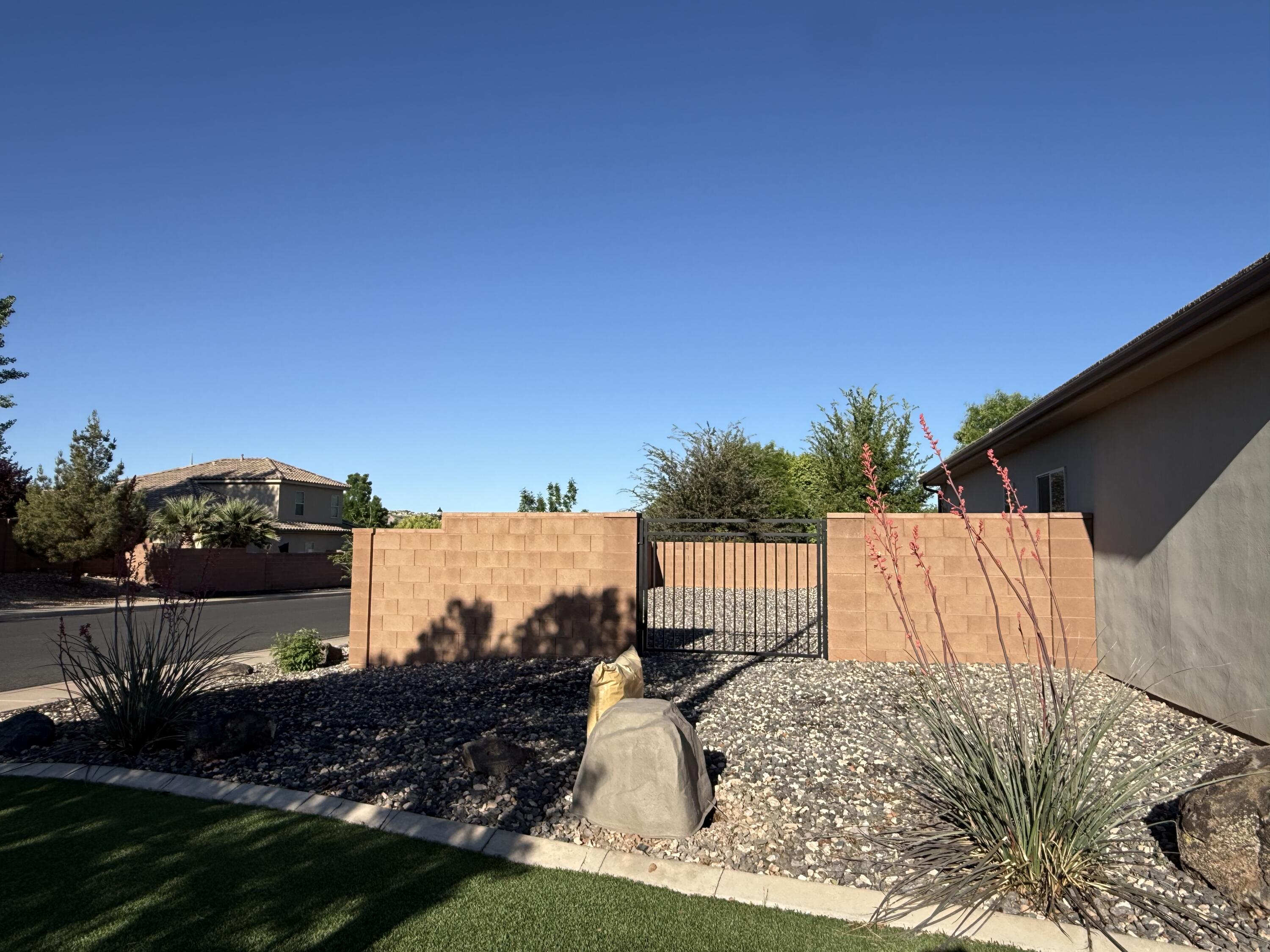 DAYBREAK PARK - Residential