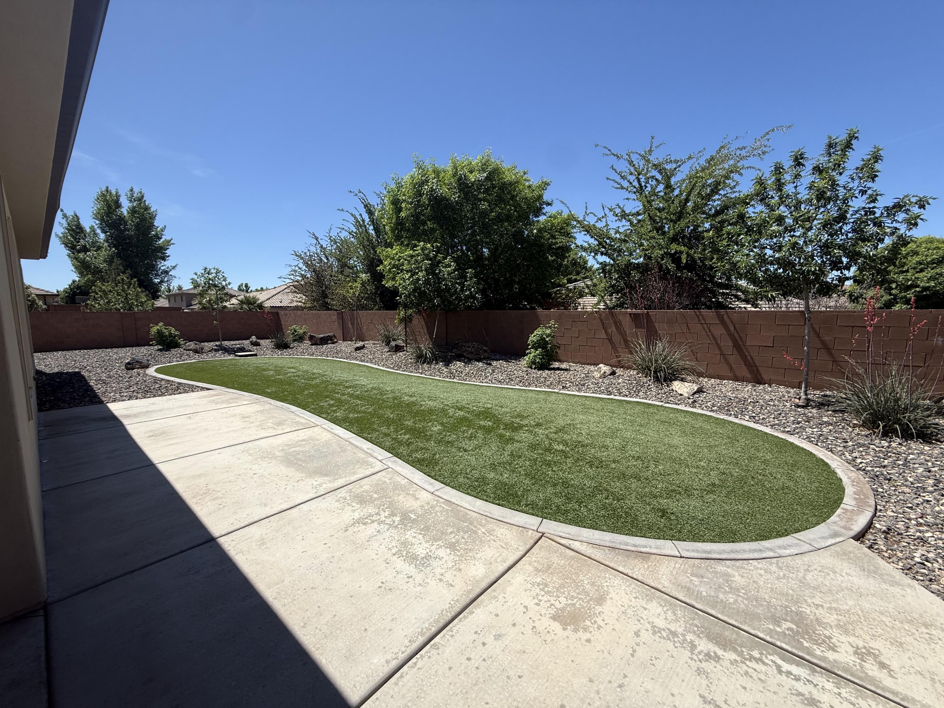 DAYBREAK PARK - Residential