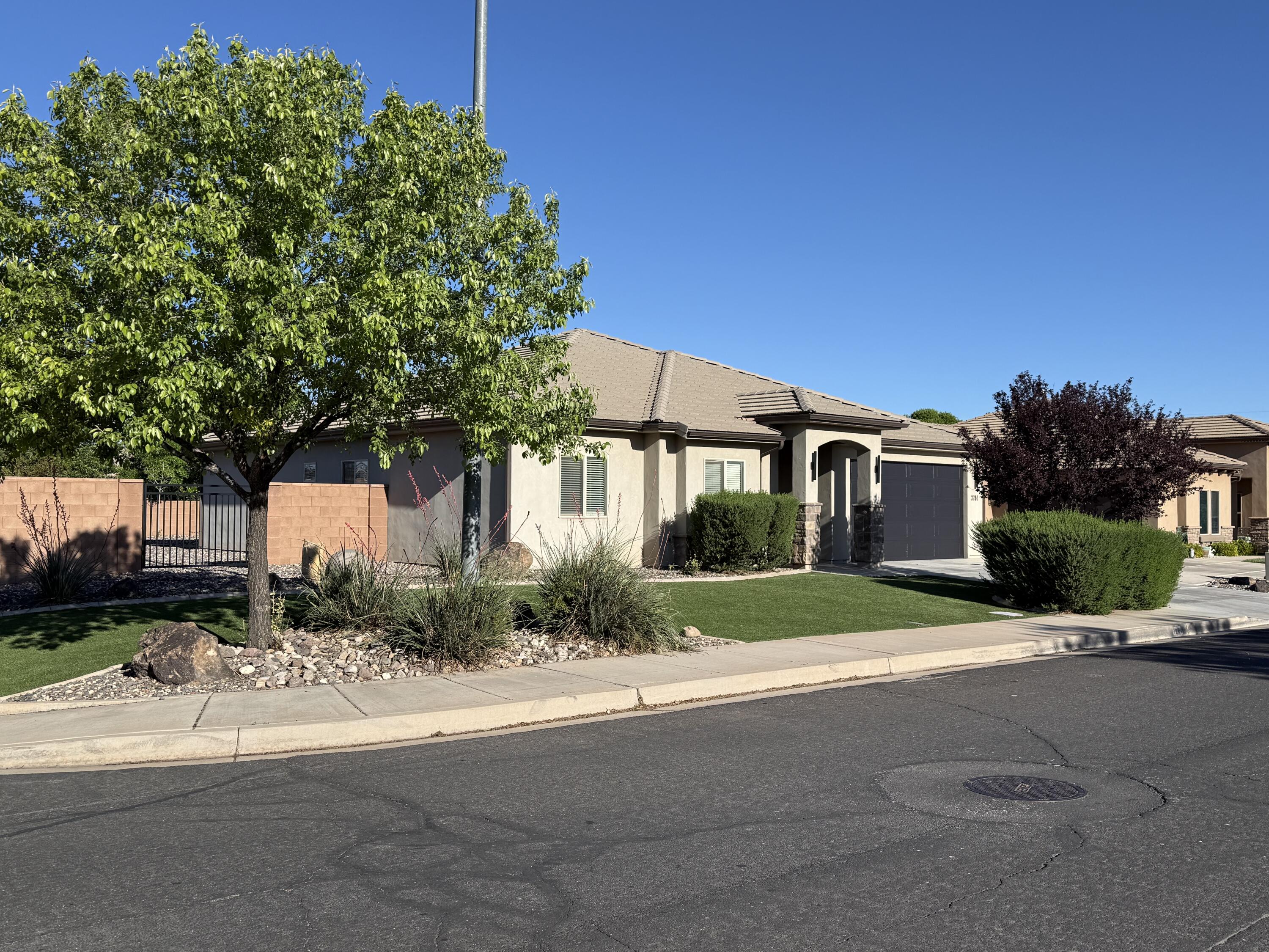 DAYBREAK PARK - Residential